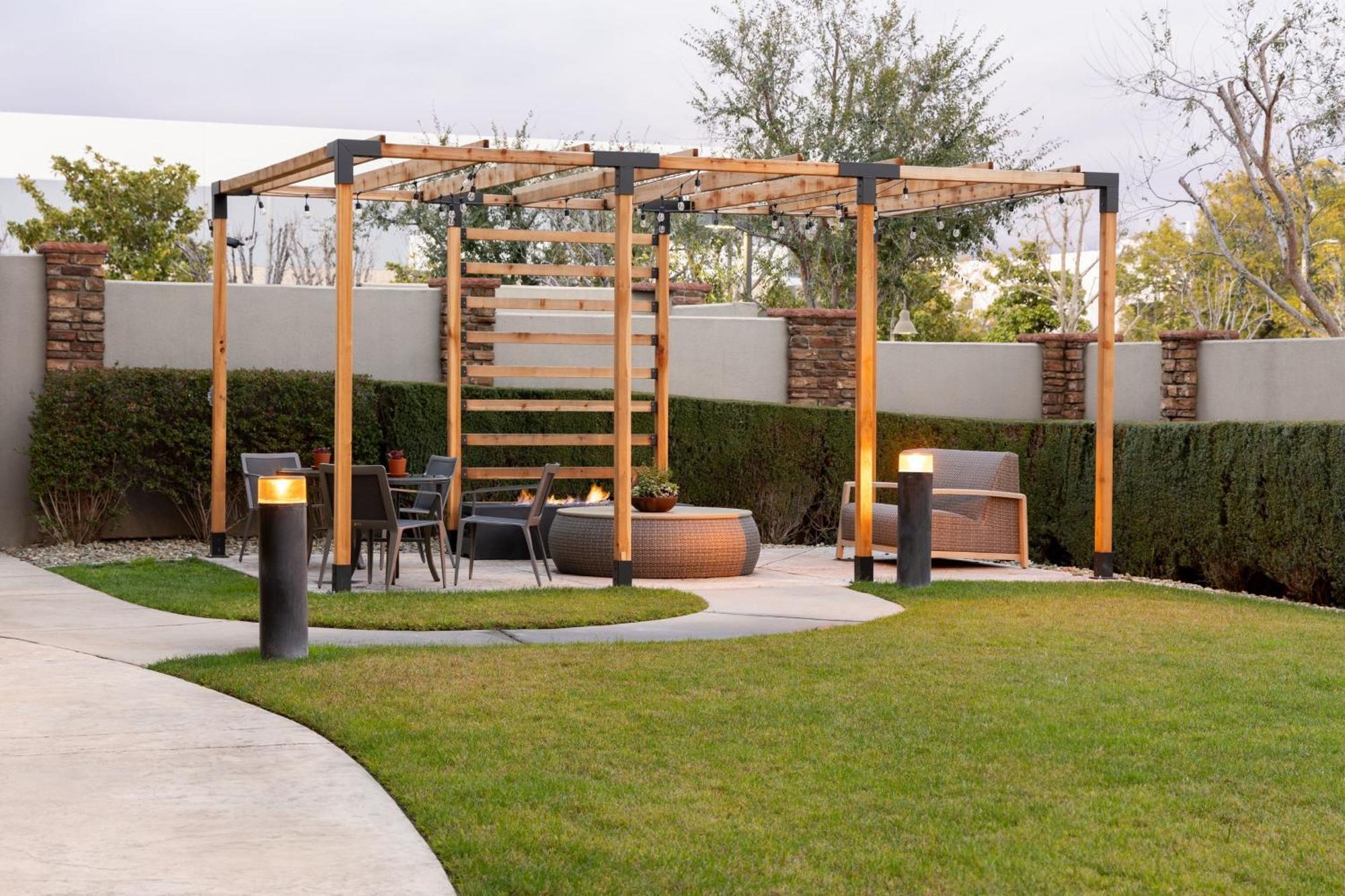 Courtyard By Marriott Ontario Rancho Cucamonga Ξενοδοχείο Εξωτερικό φωτογραφία