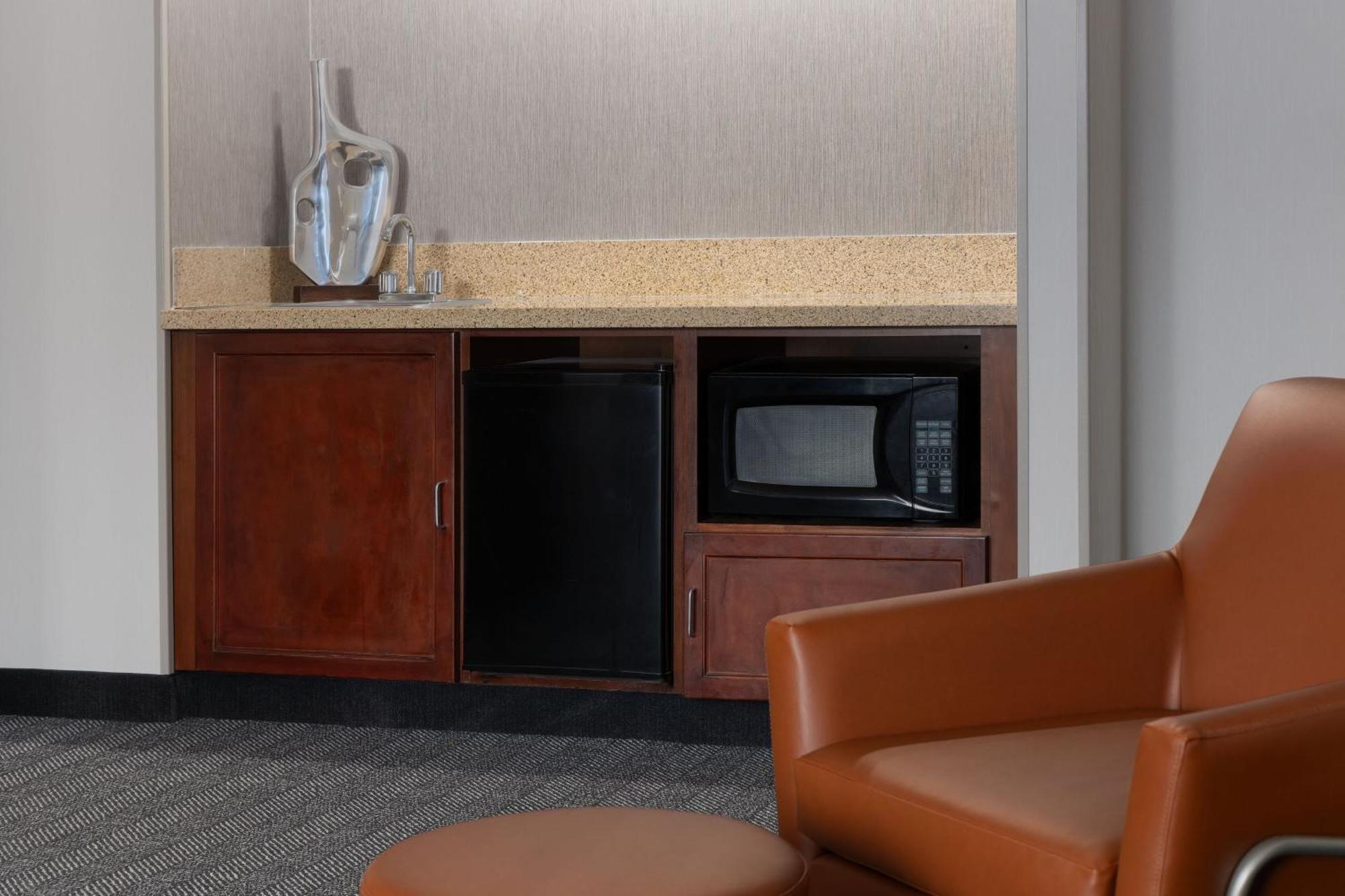 Courtyard By Marriott Ontario Rancho Cucamonga Ξενοδοχείο Εξωτερικό φωτογραφία