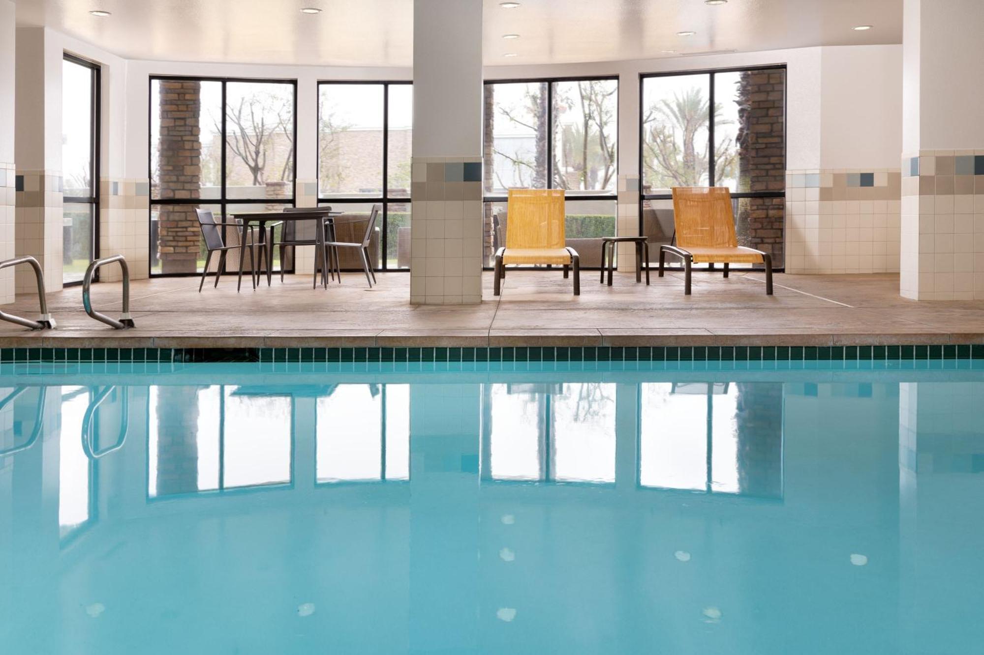 Courtyard By Marriott Ontario Rancho Cucamonga Ξενοδοχείο Εξωτερικό φωτογραφία