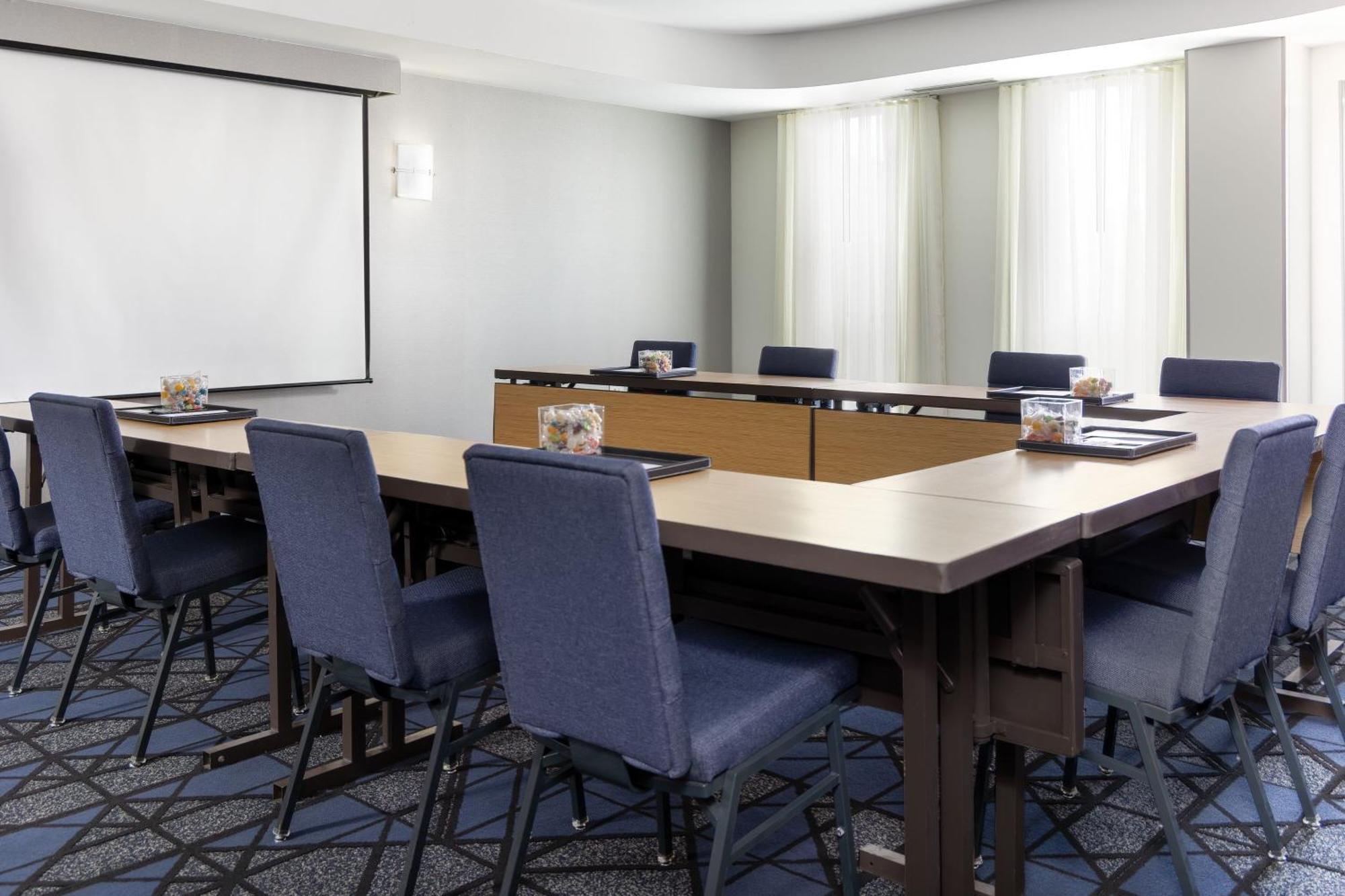 Courtyard By Marriott Ontario Rancho Cucamonga Ξενοδοχείο Εξωτερικό φωτογραφία