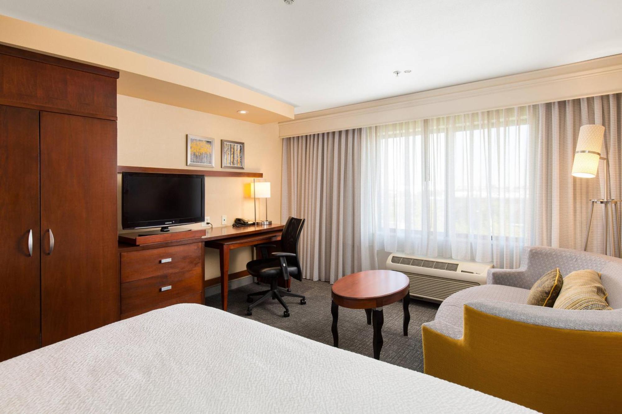 Courtyard By Marriott Ontario Rancho Cucamonga Ξενοδοχείο Εξωτερικό φωτογραφία