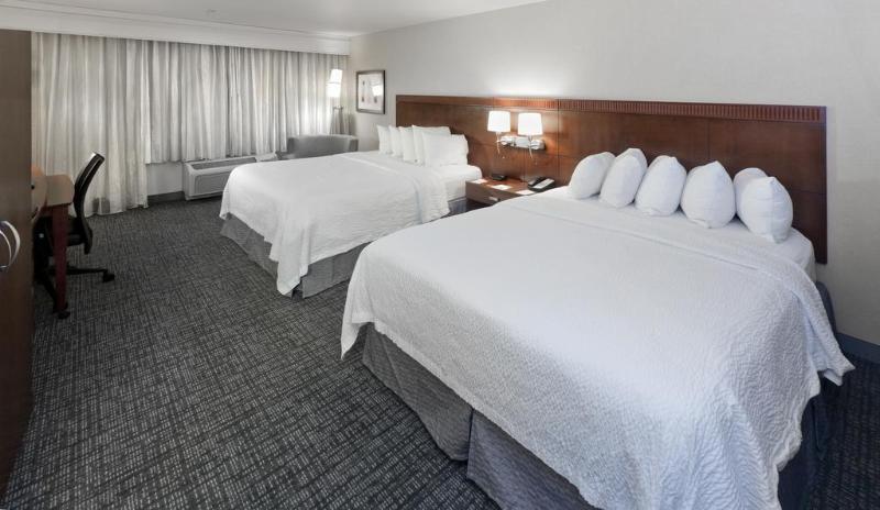 Courtyard By Marriott Ontario Rancho Cucamonga Ξενοδοχείο Εξωτερικό φωτογραφία